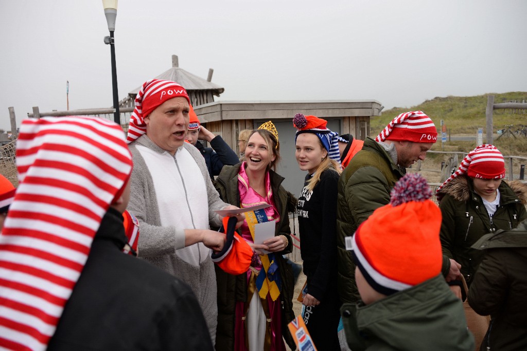 ../Images/Nieuwjaarsduik Nederzandt 2020 005.jpg